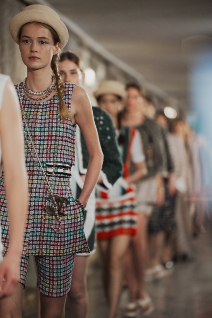 chanel_cruise-2024_25-show-cite-radieuse-le-corbusier-unite-dhabitation-marseille-flc-adagp-paris-2024-78-hd