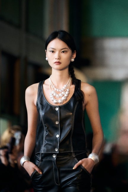 chanel_cruise-2024_25-show-cite-radieuse-le-corbusier-unite-dhabitation-marseille-flc-adagp-paris-2024-96-hd
