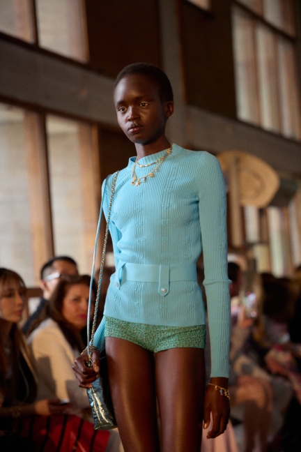 chanel_cruise-2024_25-show-cite-radieuse-le-corbusier-unite-dhabitation-marseille-flc-adagp-paris-2024-98-hd