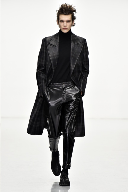 sean-suen-paris-men-aw-16-31