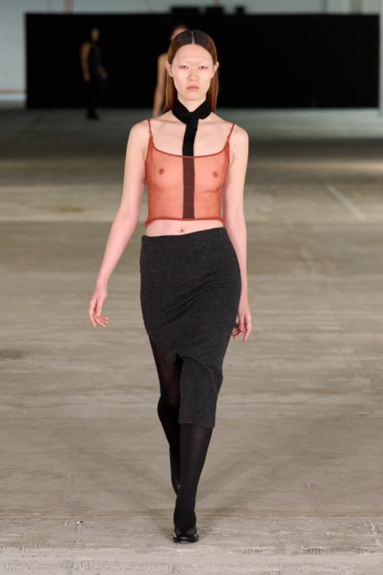 aw25-copenhagen-fashion-week-a-roege-hove-runway-2x3-james-cochrane-19