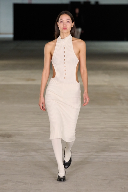 aw25-copenhagen-fashion-week-a-roege-hove-runway-2x3-james-cochrane-3