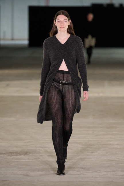 aw25-copenhagen-fashion-week-a-roege-hove-runway-2x3-james-cochrane-5