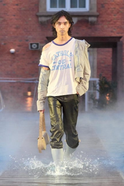 aw25-copenhagen-fashion-week-deadwood-runway-2x3-james-cochrane-18