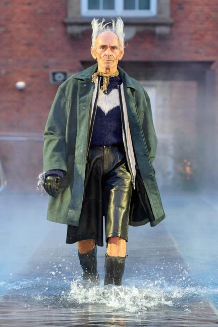 aw25-copenhagen-fashion-week-deadwood-runway-2x3-james-cochrane-8