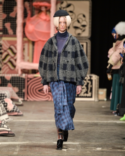 henrik_vibskov_aw20_009