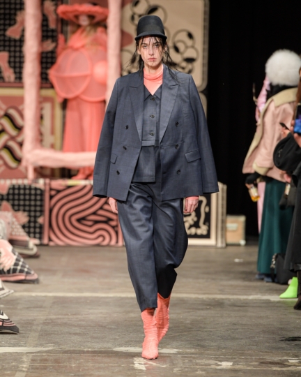 henrik_vibskov_aw20_020