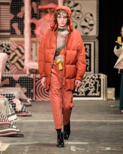 henrik_vibskov_aw20_022