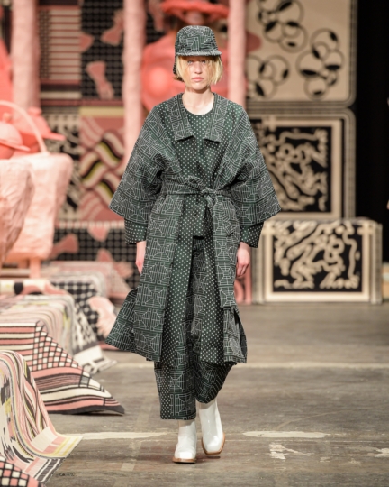 henrik_vibskov_aw20_033