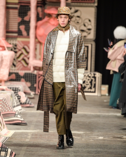 henrik_vibskov_aw20_034