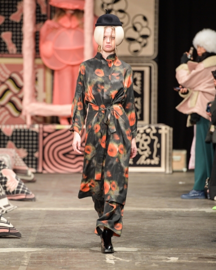 henrik_vibskov_aw20_036