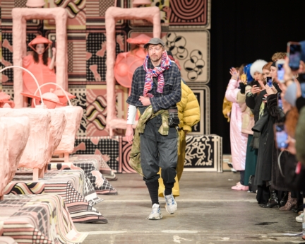 henrik_vibskov_aw20_043