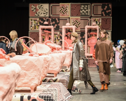 henrik_vibskov_aw20_046