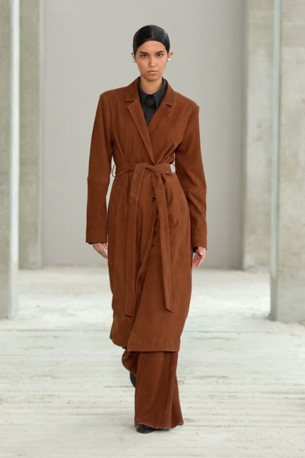 aw25-copenhagen-fashion-week-herskind-runway-2x3-james-cochrane-15