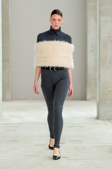 aw25-copenhagen-fashion-week-herskind-runway-2x3-james-cochrane-28