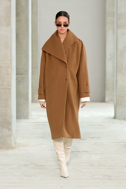 aw25-copenhagen-fashion-week-herskind-runway-2x3-james-cochrane-5