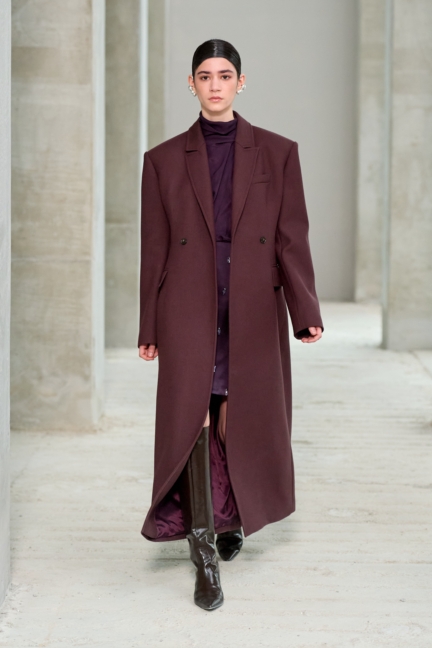 aw25-copenhagen-fashion-week-herskind-runway-2x3-james-cochrane-7