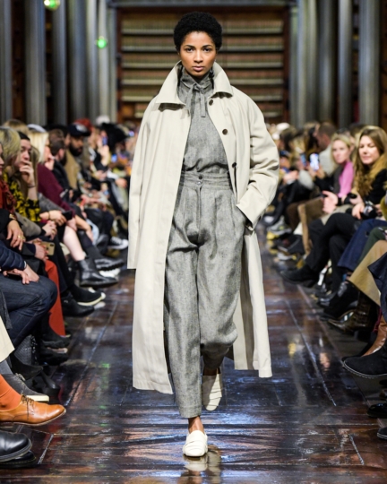 mark_kenly_domino_tan_aw20_020