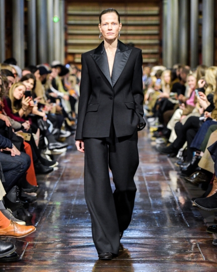 mark_kenly_domino_tan_aw20_023