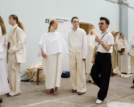 mark_kenly_domino_tan_backstage_008