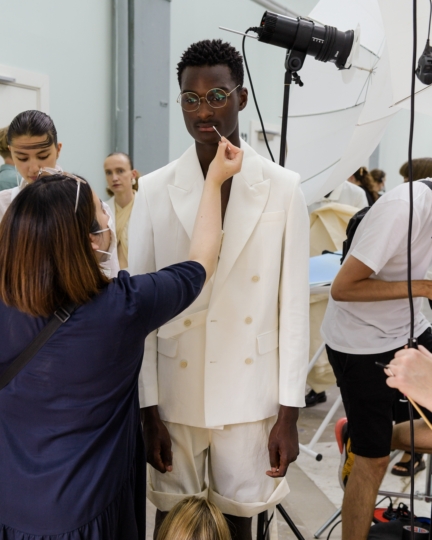 mark_kenly_domino_tan_backstage_011