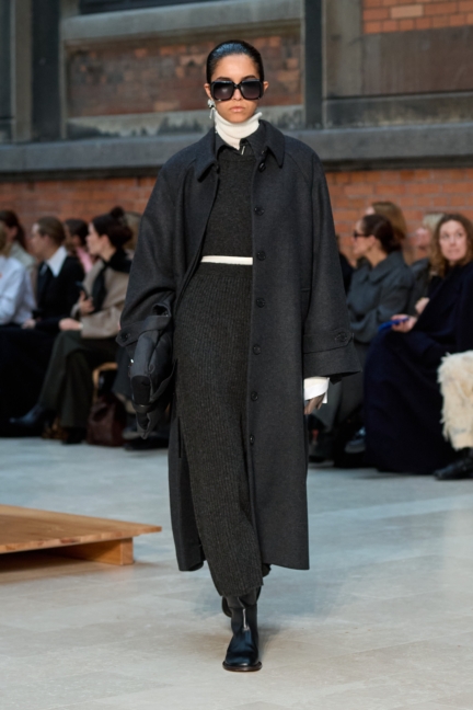 aw25-copenhagen-fashion-week-mkdt-studio-runway-2x3-james-cochrane-15