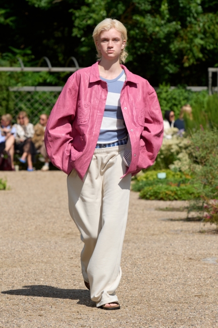 ss26-copenhagen-fashion-week-munthe-runway-2x3-james-cochrane-21