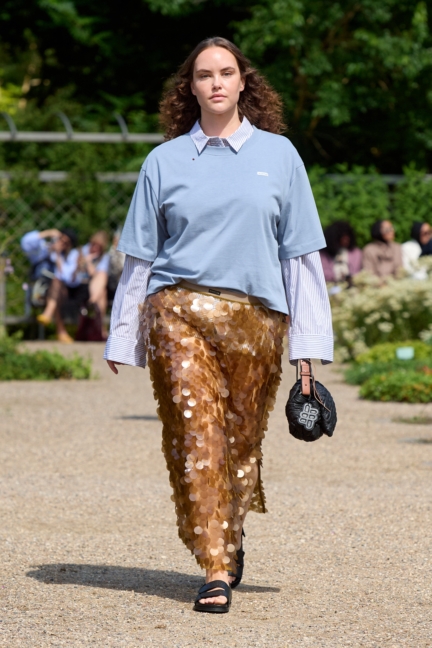 ss26-copenhagen-fashion-week-munthe-runway-2x3-james-cochrane-9