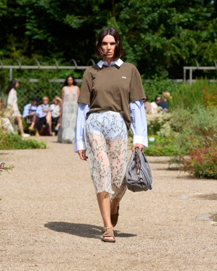 ss26-copenhagen-fashion-week-munthe-runway-4x5-james-cochrane-30