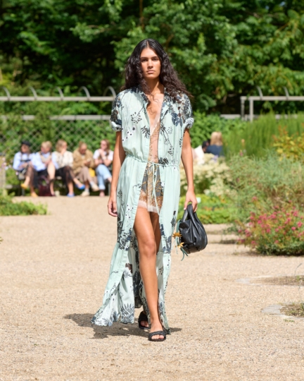 ss26-copenhagen-fashion-week-munthe-runway-4x5-james-cochrane-49