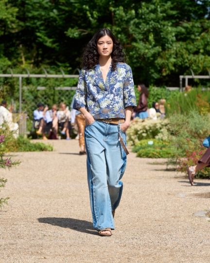 ss26-copenhagen-fashion-week-munthe-runway-4x5-james-cochrane-8