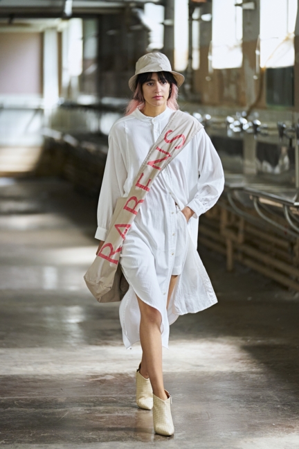 look_11_rabens_saloner