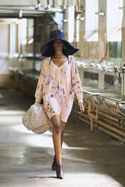 look_3_rabens_saloner