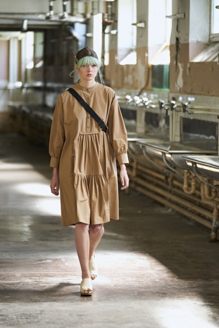 look_5_rabens_saloner