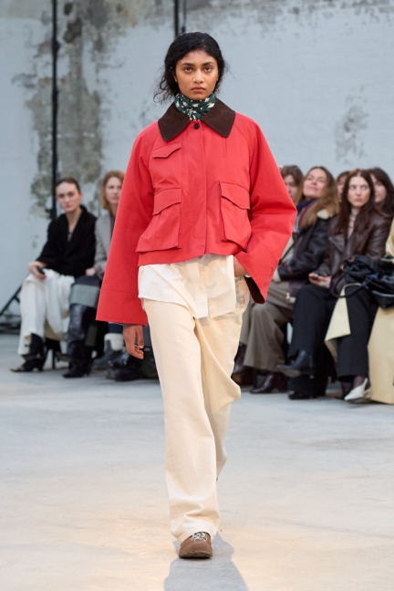 aw25-copenhagen-fashion-week-skall-studio-runway-2x3-james-cochrane-18