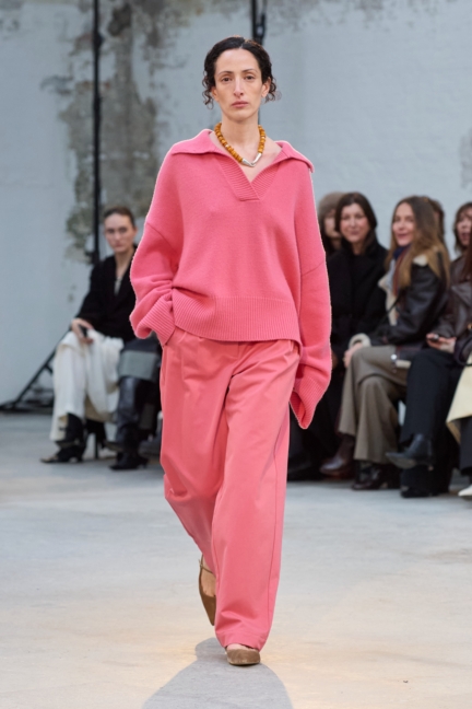 aw25-copenhagen-fashion-week-skall-studio-runway-2x3-james-cochrane-20