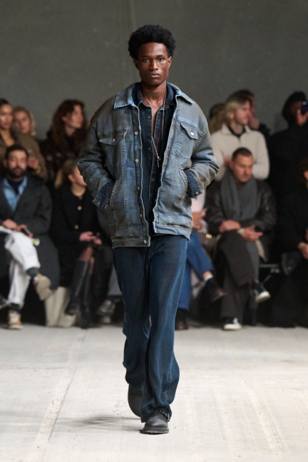 aw25-copenhagen-fashion-week-won-hundred-runway-2x3-james-cochrane-29