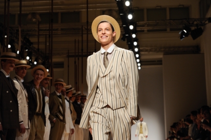 daks-milan-mens-ss-18-atmosphere-15