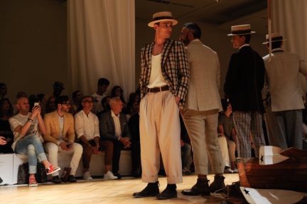 daks-milan-mens-ss-18-atmosphere-24