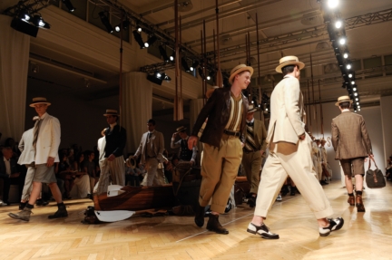 daks-milan-mens-ss-18-atmosphere-26