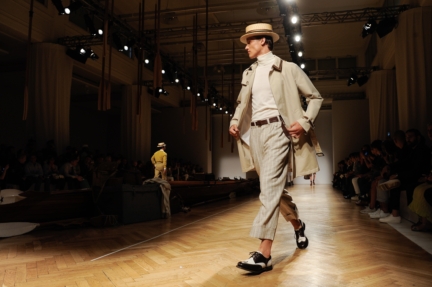 daks-milan-mens-ss-18-atmosphere-3