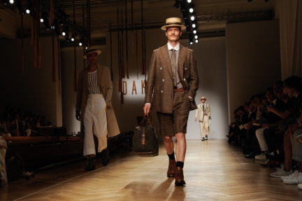 daks-milan-mens-ss-18-atmosphere-4