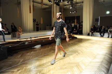daks-milan-mens-ss-18-backstage-14