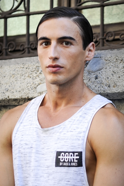 daks-milan-mens-ss-18-backstage-19