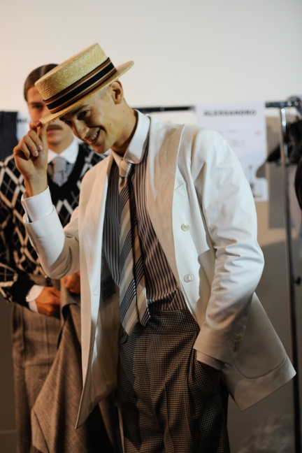 daks-milan-mens-ss-18-backstage-25