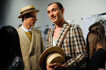 daks-milan-mens-ss-18-backstage-29