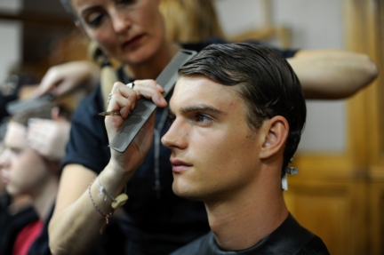 daks-milan-mens-ss-18-backstage-3