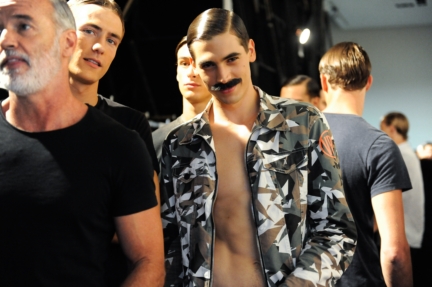 daks-milan-mens-ss-18-backstage-44