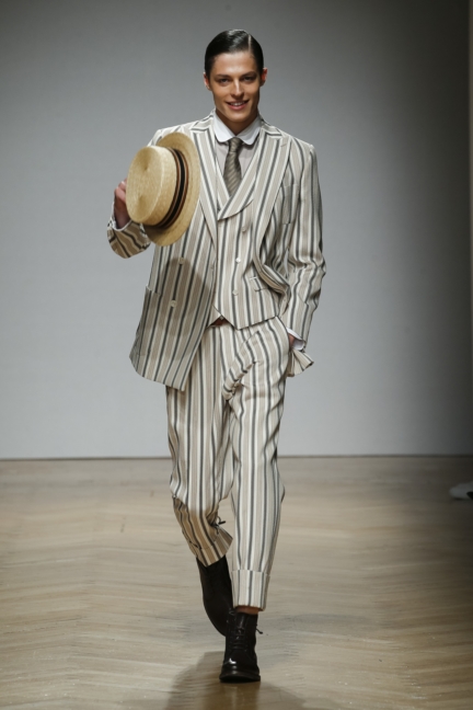 daks-milan-mens-ss-18-runway-17