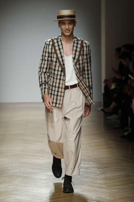daks-milan-mens-ss-18-runway-21